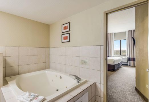 2. 컴포트 스위트 ..