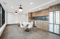 AQUA Corner Unit w Balcony and Amazing View #614