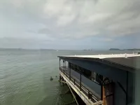 Pier 11-VISTA….2nd Story Apartment with Panoramic views of the Columbia River!