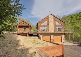 Buffalo County Log Cabin w Guesthouse and pool