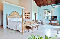 4-bedroom house in charming quiet Harbour Ridge with AC, WiFi. Relax and unwind Hotels in Island Harbour