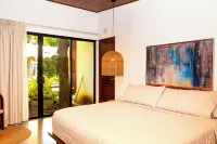 Los Padrinos Compound @El Zonte+AC+Pool+Wifi Hotels in El Zonte