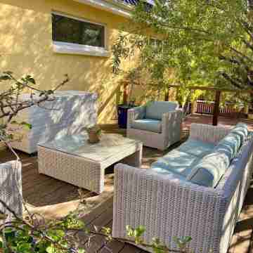 LUXURIOUS TWO-STORY SELF-CATERING RETREAT IN THE HEART OF THE CAPE WINELANDS Hotel Exterior