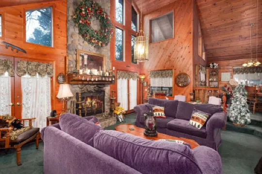 3-story near Big Beark, Lake Arrowhead