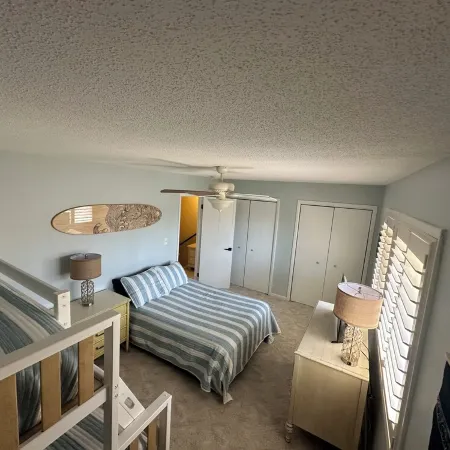 Cozy 2-bedroom townhome in charming Bethany Beach with AC, WiFi, community pool