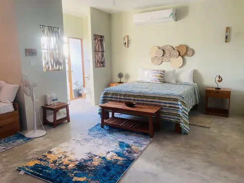 Modern 7 Bedroom Villa - 2 Mins Walk to the Beach - Bramble Beach Villa