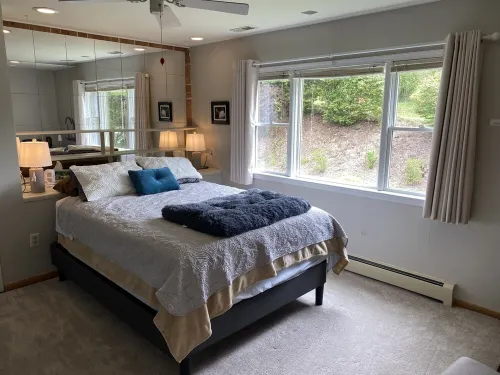 ONLY 10 min to West Virginia University!