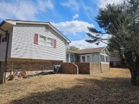 Spacious 4-bedroom house in nice Oxon Hill with WiFi, fitness room Hotels in National Harbor
