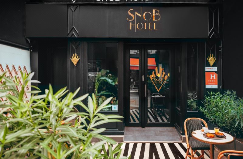 Snob Hotel