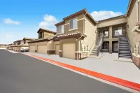 End of Summer Special! Extra large  1bed condo with attached garage! Hôtels à proximité de : Floyd Lamb State Park