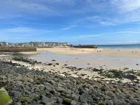Stunning duplex apartment in listed building Hotels in Penryn