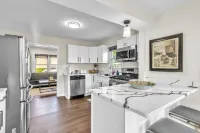 Charming Hideaway near Chicago Hotels in Oak Lawn