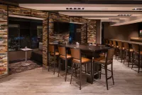 DoubleTree by Hilton Raleigh Crabtree Valley - bar