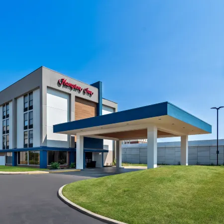 Hampton Inn Indianapolis-N.E./Castleton Отели рядом с достопримечательностью «Торговый центр Keystone»
