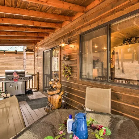 3 Mi to Fool Hollow Lake Romantic Show Low Cabin