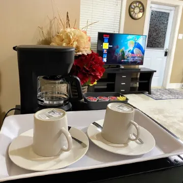 Cozy, Private Suite in Bedford — Bed, Laundry,kitchenette and Self Check in