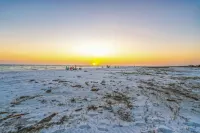 Sarasota 4-bedroom spacious with pool fast WiFi