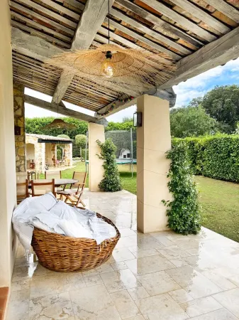 Air-conditioned Provencal house in Biot, between Cannes and Nice Отели рядом с достопримечательностью «EURECOM»