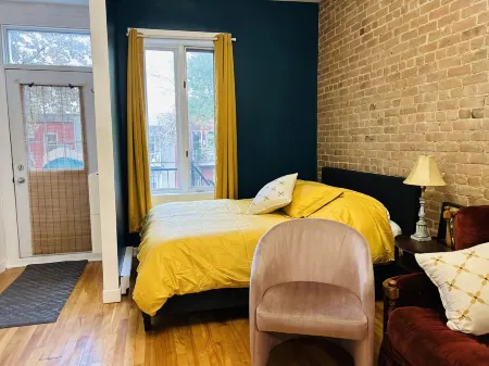 Lumineux Loft à Montreal au Coeur de la Petite Italie