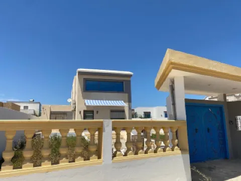 Luxury beach apartment near the coast 酒店