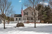 Spacious 5-bedroom house with in ground pool, pool house. 2 full kitchens.