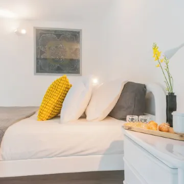 Architect's Loft by Rent All Como