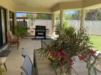 Private mooring with access to the main river, just 75 metres away. Hotels in Renmark