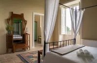 Dimora del Piano-Villa immersed in nature and surrounded by 40 hectares of vineyards Hotels in Vittoria