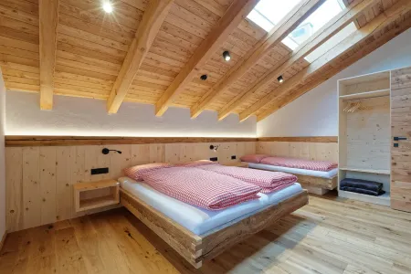 Vacation apartment "Tischlerhof Alm" with balcony and mountain view Отели в г. Валле-Аурина