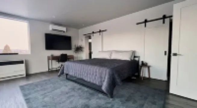 Private modern retreat close to Zion/Bryce