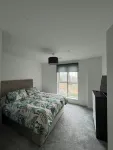 Brand new 1 bed luxury apartment, Balcony with amazing views Hotels in Barking