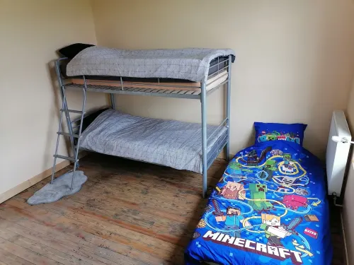 Private gite / vacation home with swimming pool private and secure parking... Hotels in Lillers