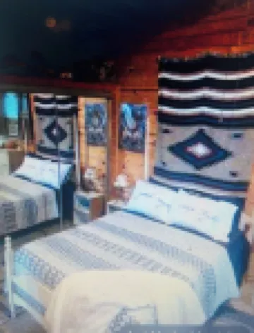 Charming cabin in the Heart of the Choctaw Nation with spectacular view.