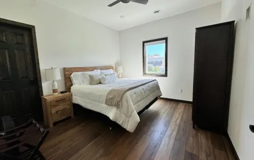 River Bluff Getaway – Main   1BR/1BA Modern Unit Near Mississippi River