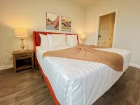 Charming 3-bedroom townhome with AC, WiFi in welcoming Myrtle Beach