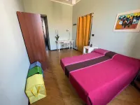 Room with private bathroom near Porta Romana, in the bustling heart of Milan Hotel a Calvairate