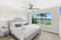 Miami Blue Lake Beach House w/Theater & Mini Golf! Olympia Heights住宿飯店