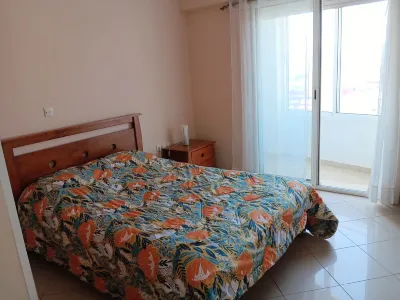 3 bedrooms, 15-minute walk to the beach Hotels in Abattoir