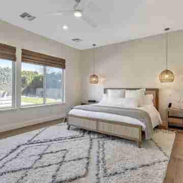 Enjoy your own Private Oasis! Resort life awaits!! Rooms