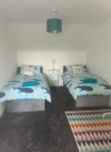 Annie's Hideaway - Coastal Holiday let. Hosts up to 4 guests. 2 bedrooms.