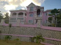 Affordable vacation room rentals in beautiful Jamaica. Hotels in 