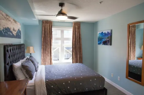 Exclusive Canmore Retreat: Mountain View Apartment Steps from Downtown