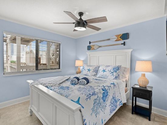 2Bed/2Bath Condo - 3 minute walk to the sand in Arcadian Shores/Shore Drive!
