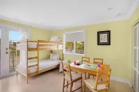 KEY LARGO 5 Bed Waterfront STUNNER with Elevator, Pool & Dock mins to the Reef - 4-Star