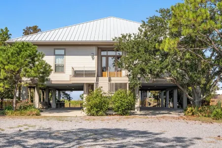 Bayou Rigolettes Retreat Отели в г. Jefferson Parish