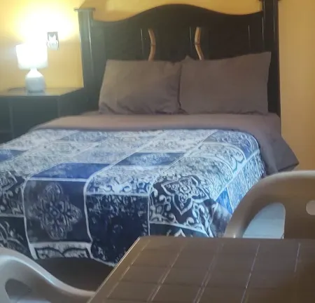 House with excellent location to reach by road or highway. Отели в г. Текила