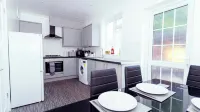 Modern,comfy 2 Bedroom House in Hatfield, Town Centre, Free Parking! Hotels in Hatfield