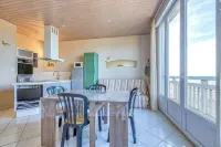 T2 facing ocean central beach