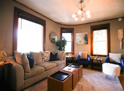 Spacious Victorian 3BR Long Stays by Lux Life