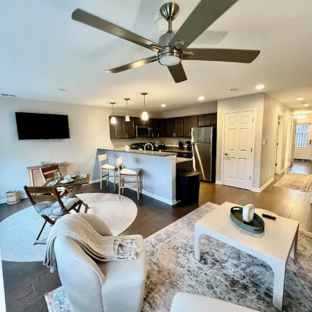 Sunsets at Angola on the Lake Charming 3-bedroom townhome